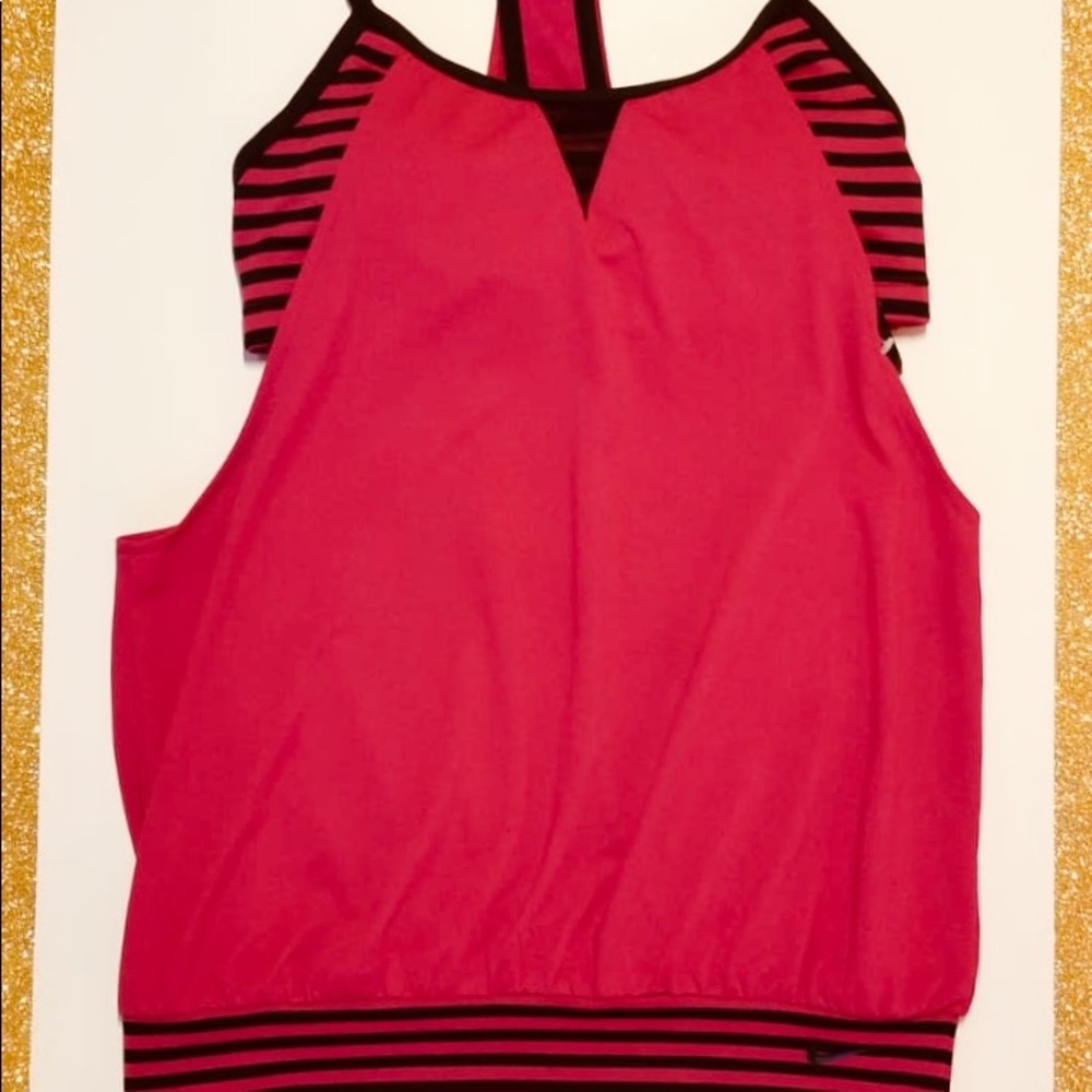 🔥 CLEARANCE 🔥 NEW Nike swim tank
